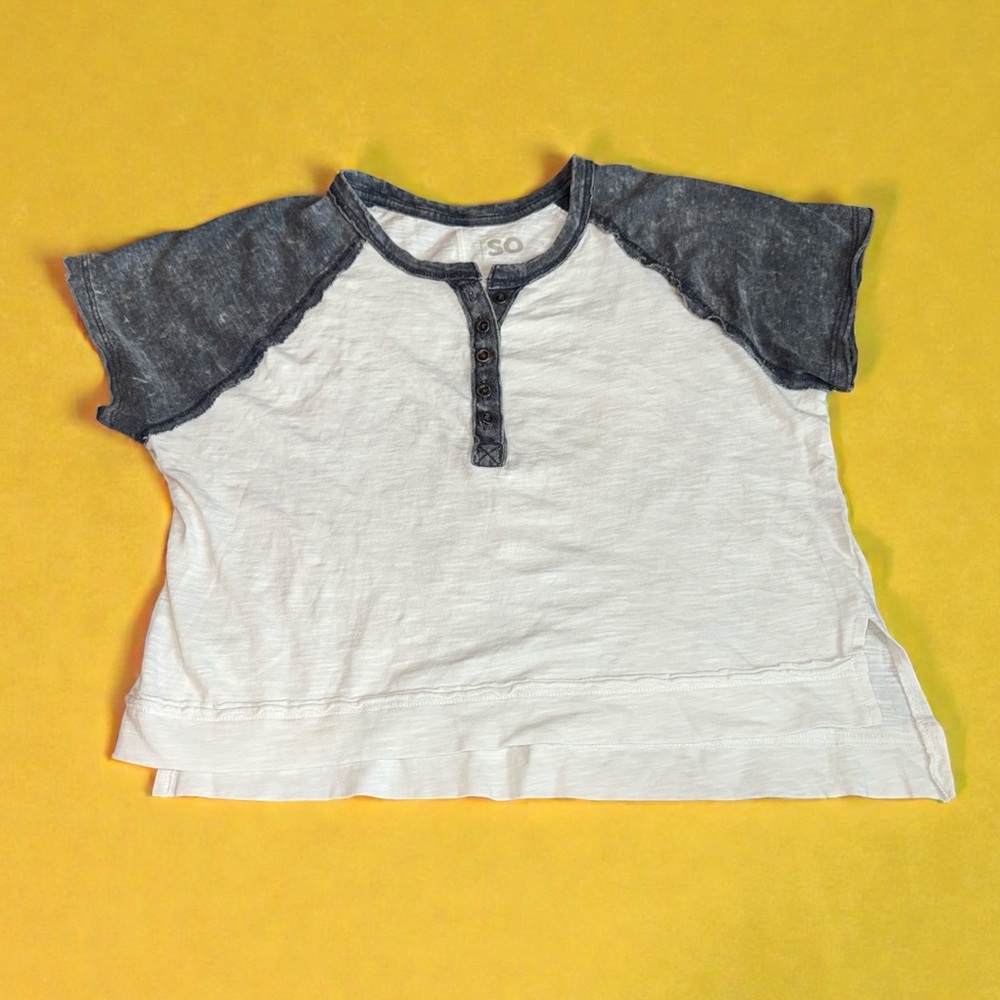 SO Short Sleeve Henley Distressed Juniors (S)